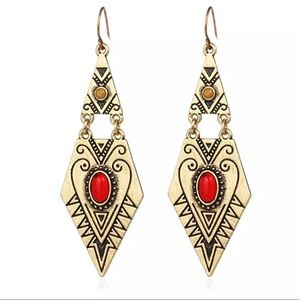 NWT Boho Earrings
Antique Gold Style Earrings